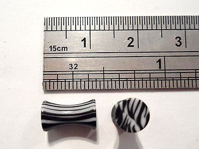 Pair 2 pieces Double Flare Acrylic Black White Zebra Plugs Ear Lobe 6 gauge 6g - I Love My Piercings!